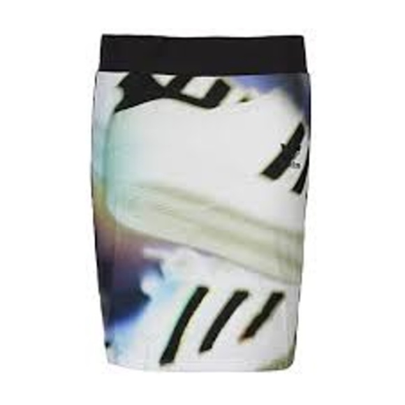Adidas Originals Women's 3 Stripes Skirt AX5999 - Picture 4 of 5
